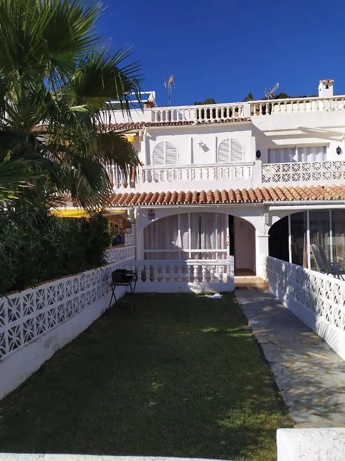 Manilva Playa Paraiso Sol Y Playa ספרד